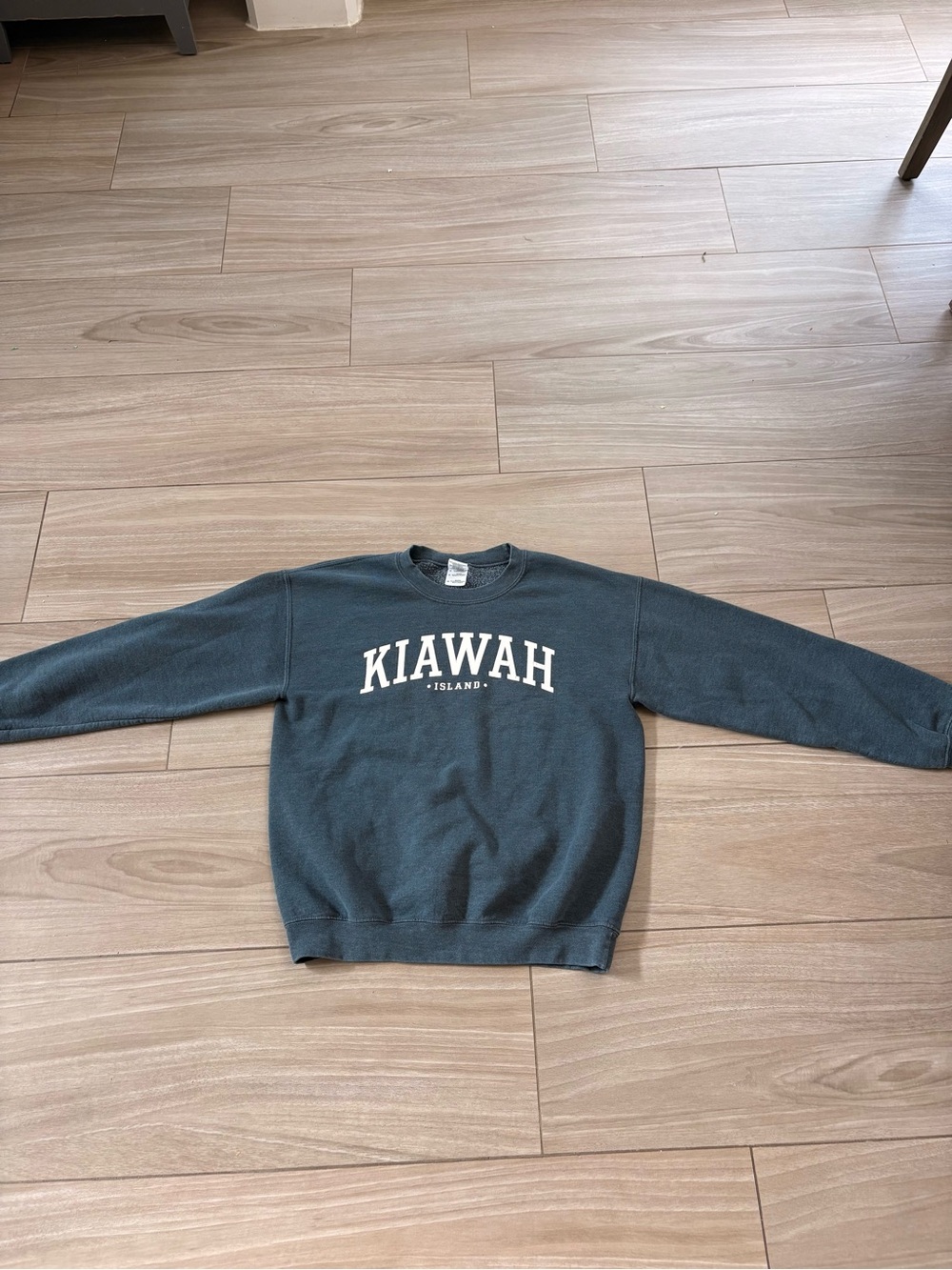 Kiawah Island Graphic Crewneck Sweatshirt Medium | Gildan Dark Green Pullover